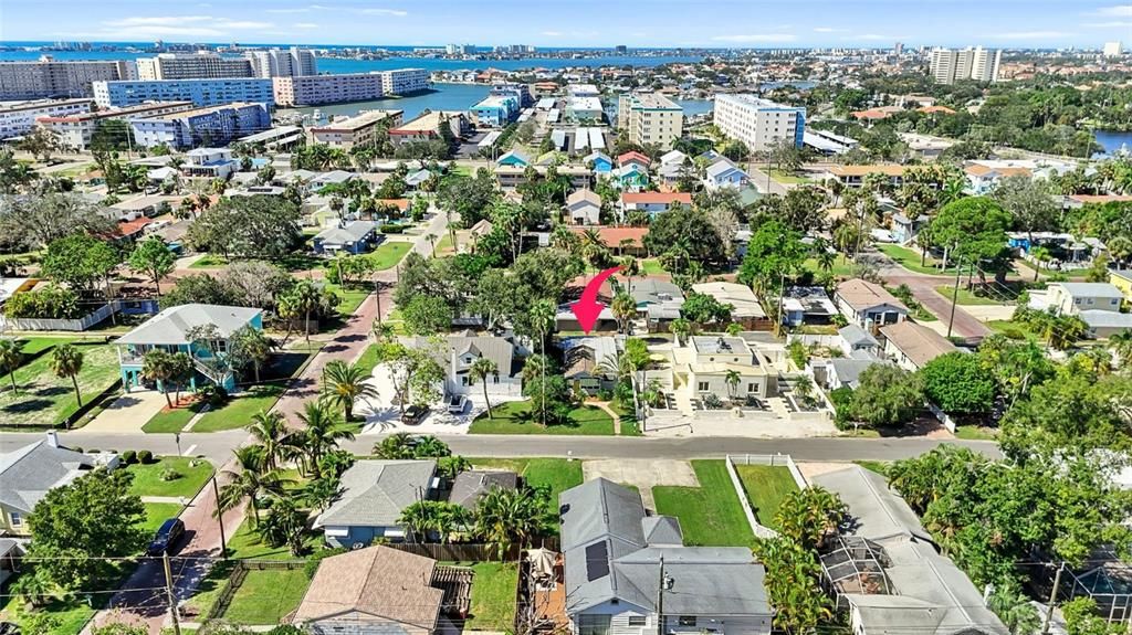 Active With Contract: $385,000 (2 beds, 2 baths, 1030 Square Feet)