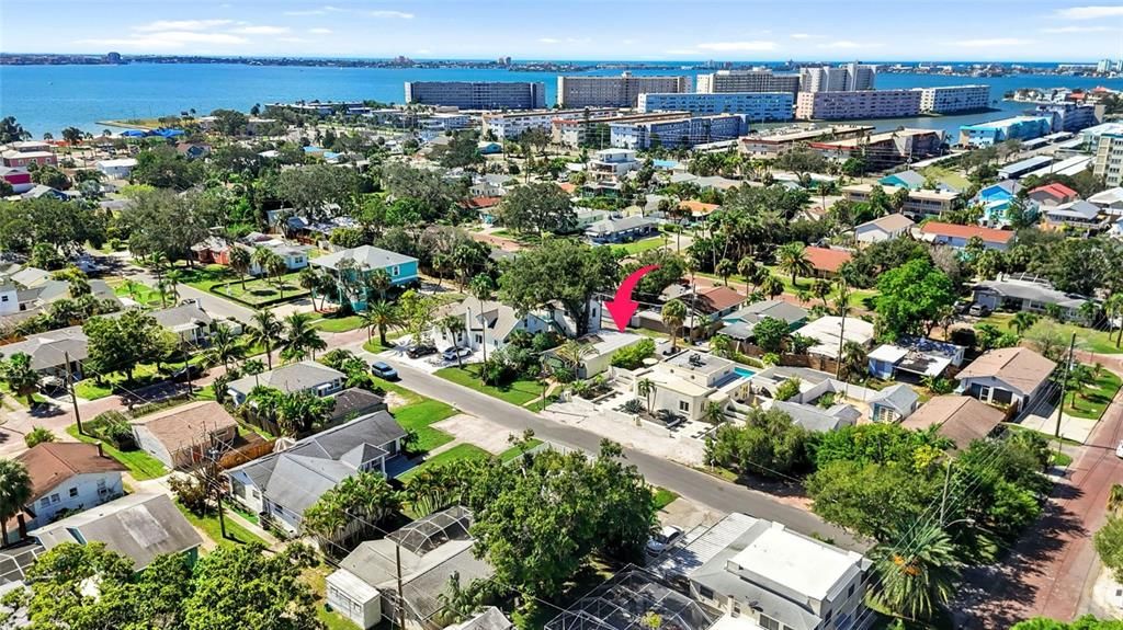 Active With Contract: $385,000 (2 beds, 2 baths, 1030 Square Feet)