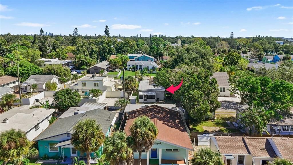 Active With Contract: $385,000 (2 beds, 2 baths, 1030 Square Feet)