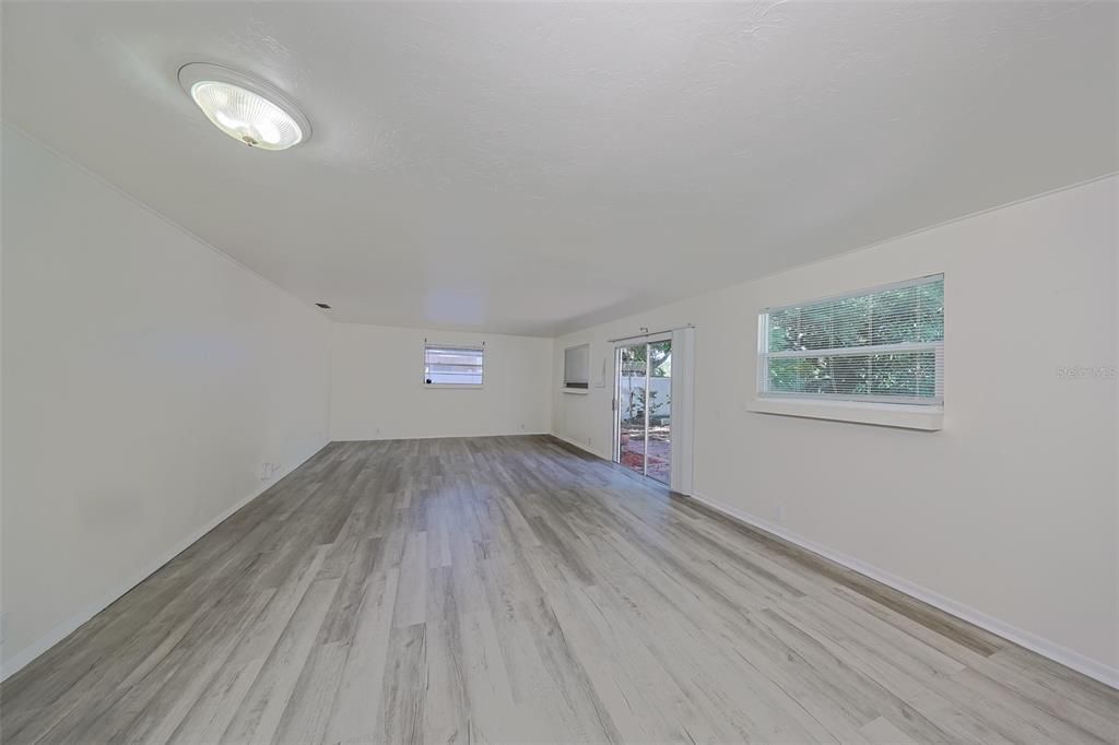 For Sale: $379,000 (3 beds, 2 baths, 1502 Square Feet)