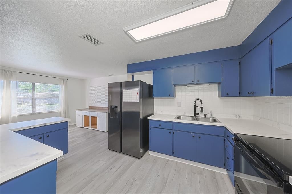 For Sale: $379,000 (3 beds, 2 baths, 1502 Square Feet)