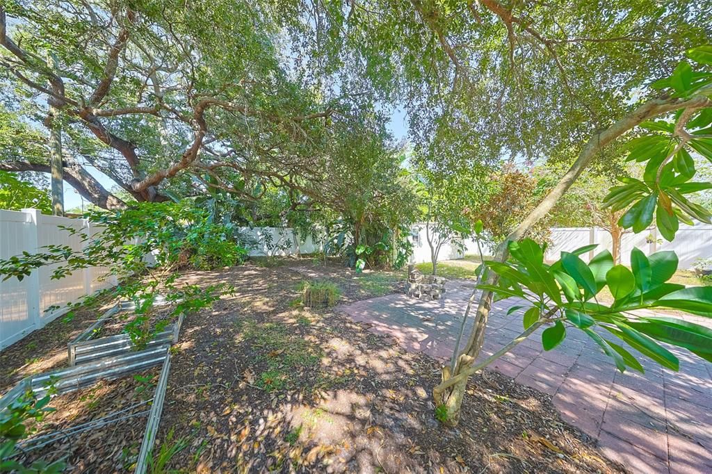 For Sale: $379,000 (3 beds, 2 baths, 1502 Square Feet)