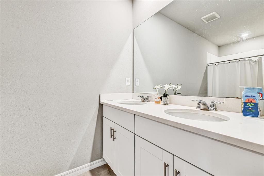 На продажу: $345,000 (3 спален, 2 ванн, 1695 Квадратных фут)