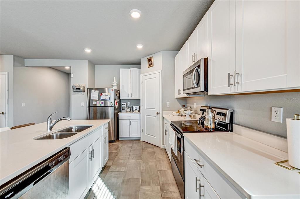 На продажу: $345,000 (3 спален, 2 ванн, 1695 Квадратных фут)