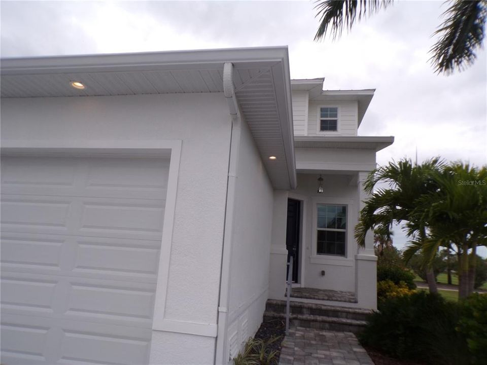 For Rent: $2,400 (3 beds, 3 baths, 1896 Square Feet)