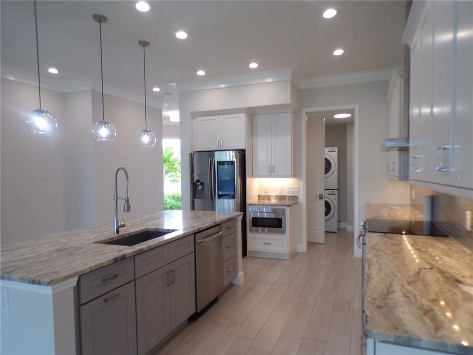 For Rent: $2,400 (3 beds, 3 baths, 1896 Square Feet)