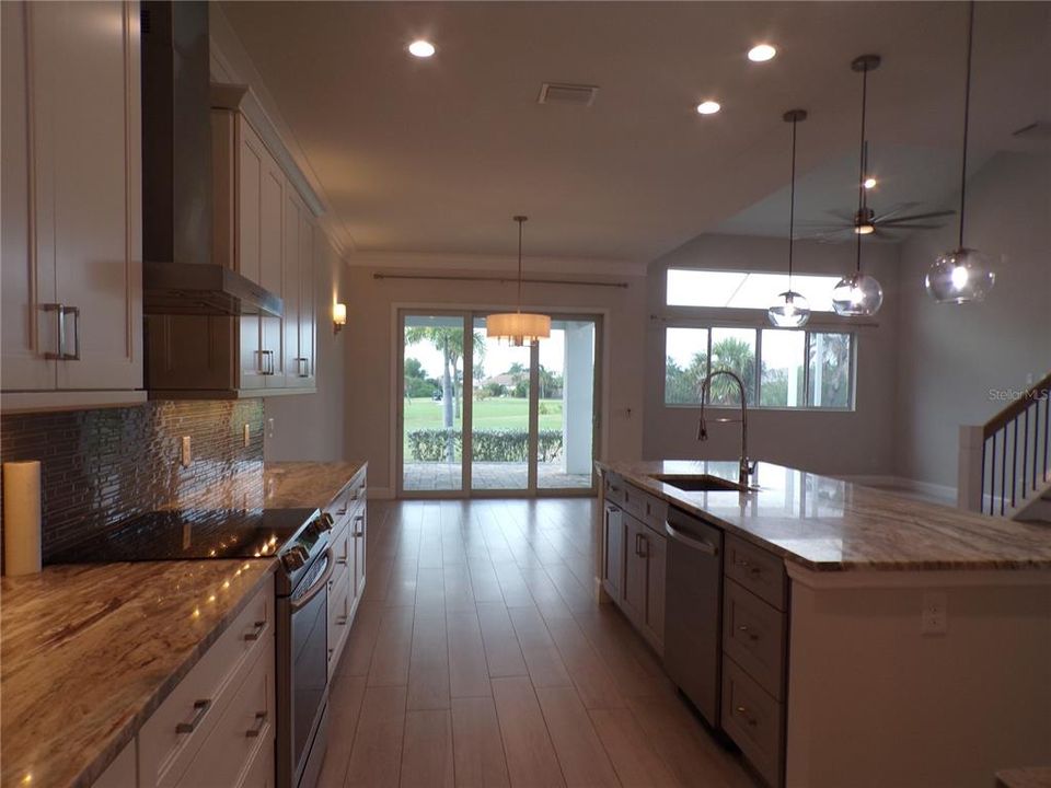 For Rent: $2,400 (3 beds, 3 baths, 1896 Square Feet)