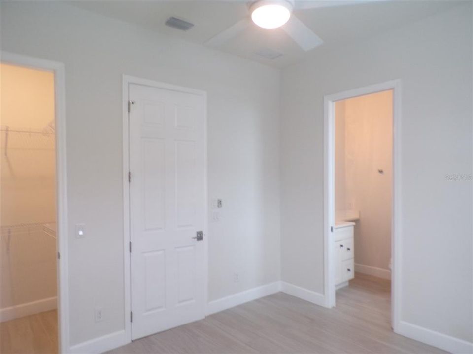 For Rent: $2,400 (3 beds, 3 baths, 1896 Square Feet)