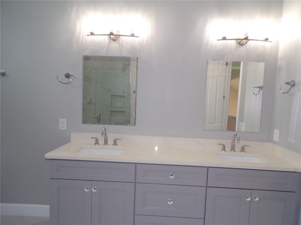 For Rent: $2,400 (3 beds, 3 baths, 1896 Square Feet)