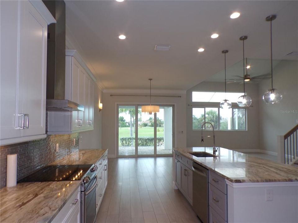 For Rent: $2,400 (3 beds, 3 baths, 1896 Square Feet)