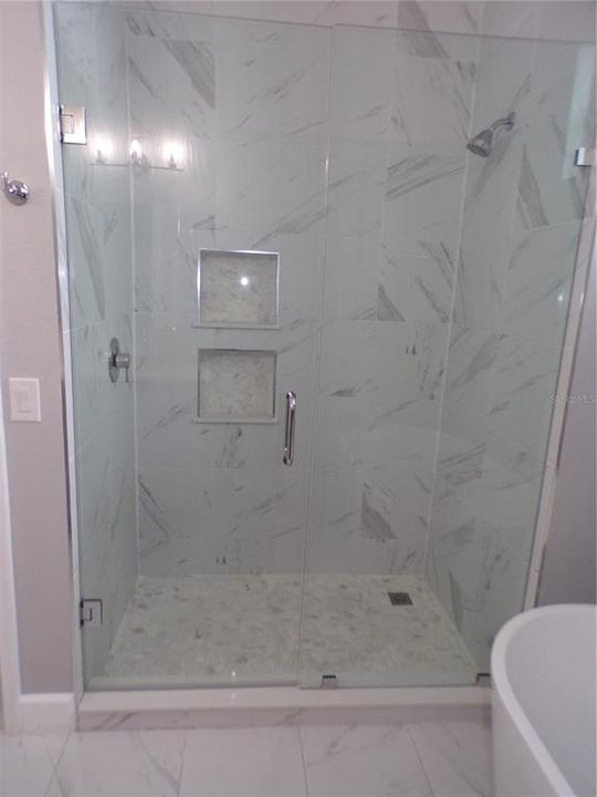 For Rent: $2,400 (3 beds, 3 baths, 1896 Square Feet)