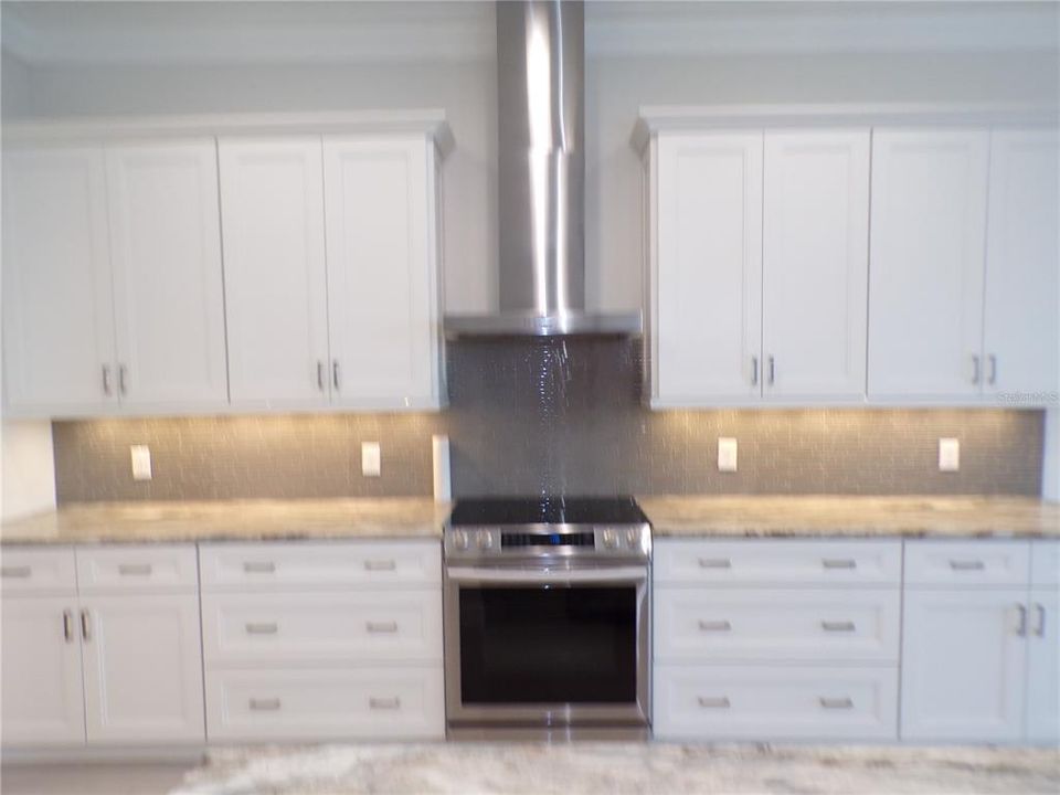 For Rent: $2,400 (3 beds, 3 baths, 1896 Square Feet)