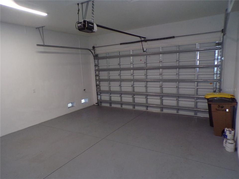 For Rent: $2,400 (3 beds, 3 baths, 1896 Square Feet)