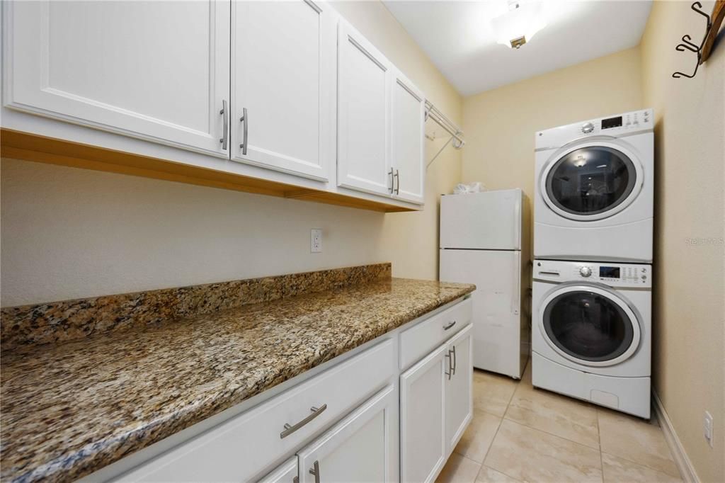 En Venta: $859,900 (3 camas, 2 baños, 1975 Pies cuadrados)