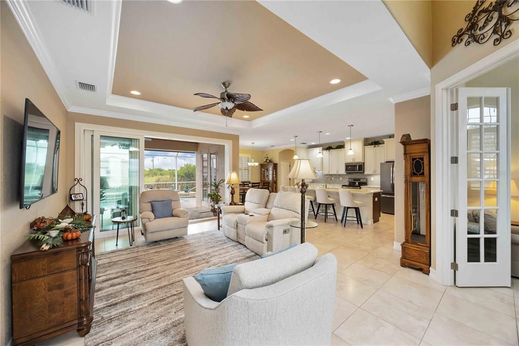 En Venta: $859,900 (3 camas, 2 baños, 1975 Pies cuadrados)