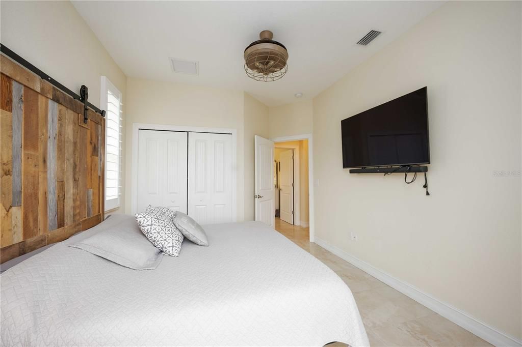 En Venta: $859,900 (3 camas, 2 baños, 1975 Pies cuadrados)