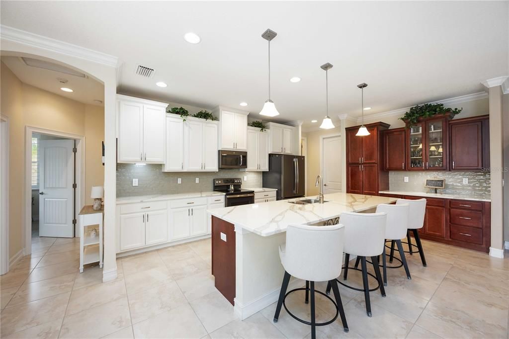 En Venta: $859,900 (3 camas, 2 baños, 1975 Pies cuadrados)