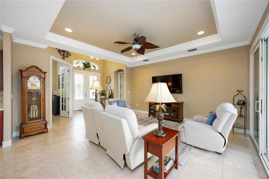 En Venta: $859,900 (3 camas, 2 baños, 1975 Pies cuadrados)