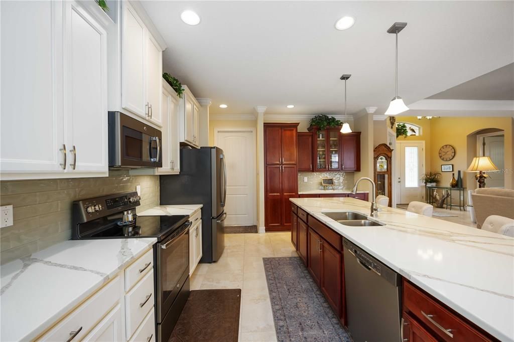 En Venta: $859,900 (3 camas, 2 baños, 1975 Pies cuadrados)