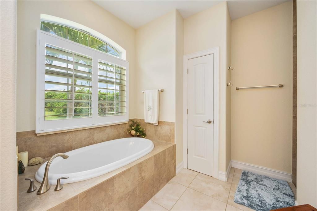 En Venta: $859,900 (3 camas, 2 baños, 1975 Pies cuadrados)