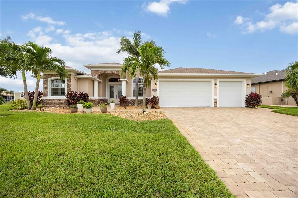 En Venta: $859,900 (3 camas, 2 baños, 1975 Pies cuadrados)