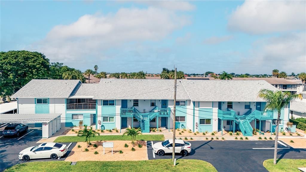 Active With Contract: $169,900 (2 beds, 2 baths, 1111 Square Feet)