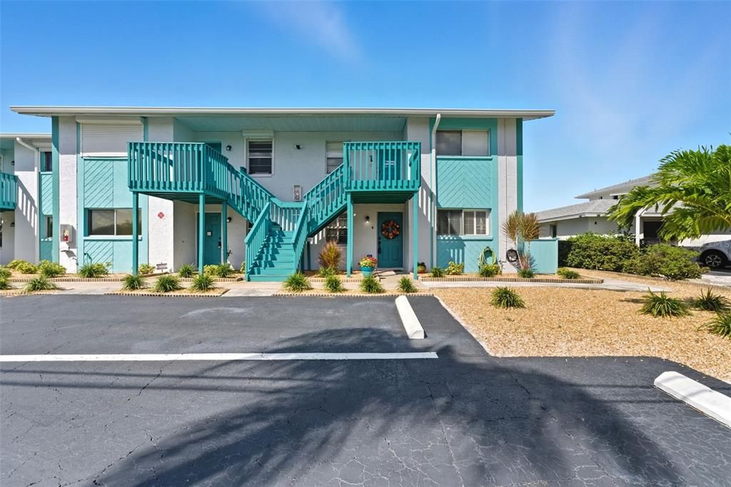 Active With Contract: $169,900 (2 beds, 2 baths, 1111 Square Feet)