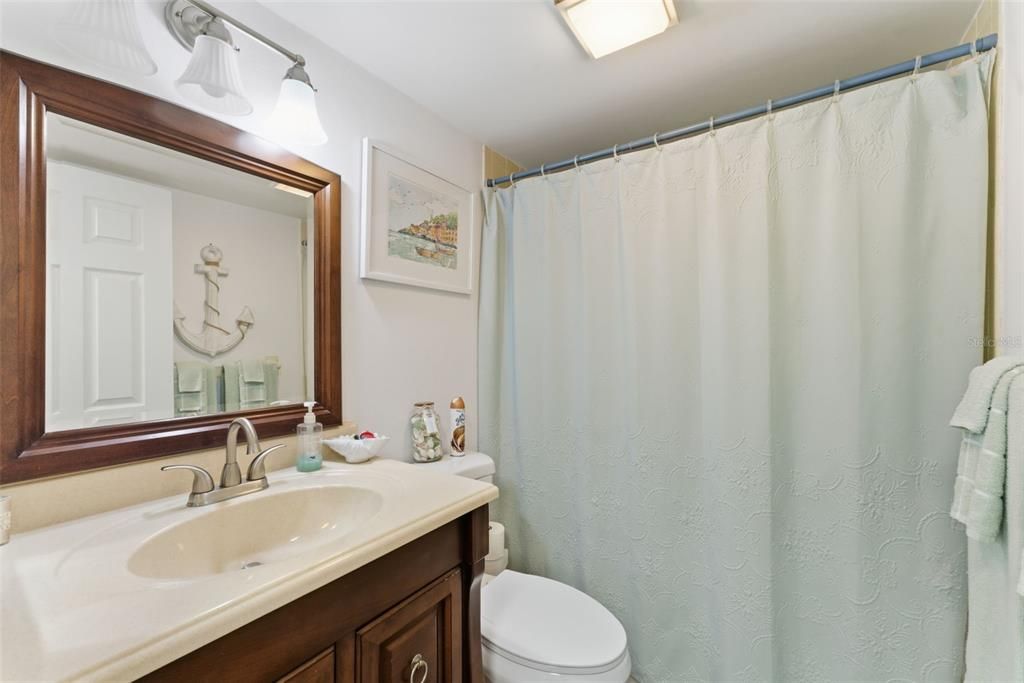 Active With Contract: $169,900 (2 beds, 2 baths, 1111 Square Feet)