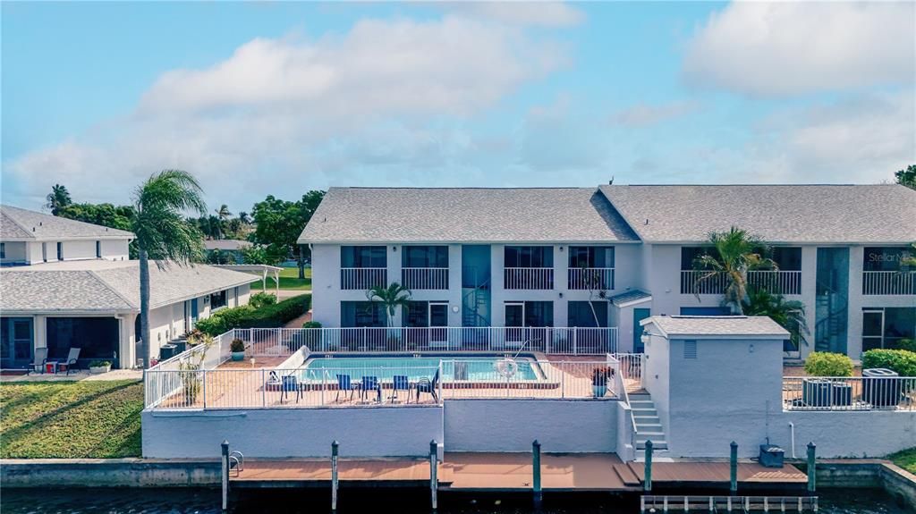 Active With Contract: $169,900 (2 beds, 2 baths, 1111 Square Feet)