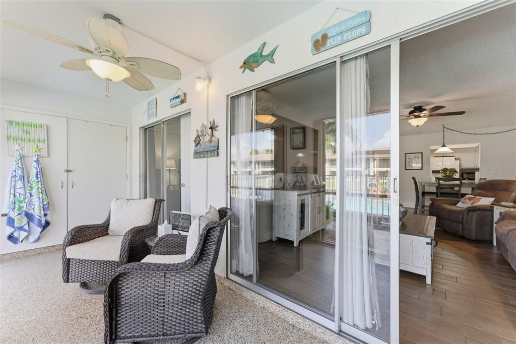 Active With Contract: $169,900 (2 beds, 2 baths, 1111 Square Feet)