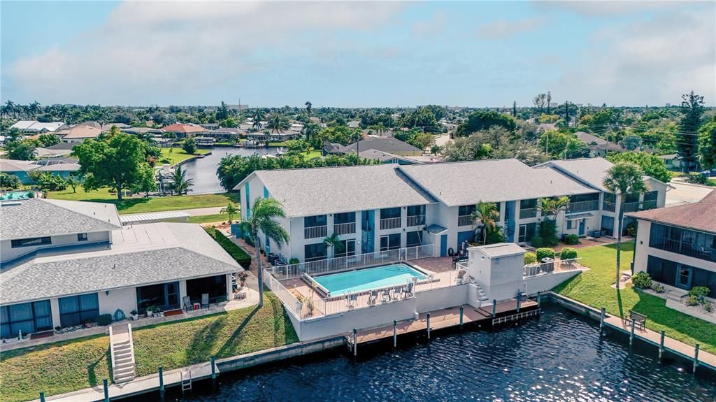 Active With Contract: $169,900 (2 beds, 2 baths, 1111 Square Feet)