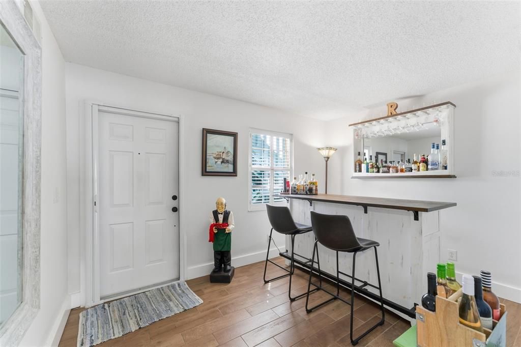 Active With Contract: $169,900 (2 beds, 2 baths, 1111 Square Feet)