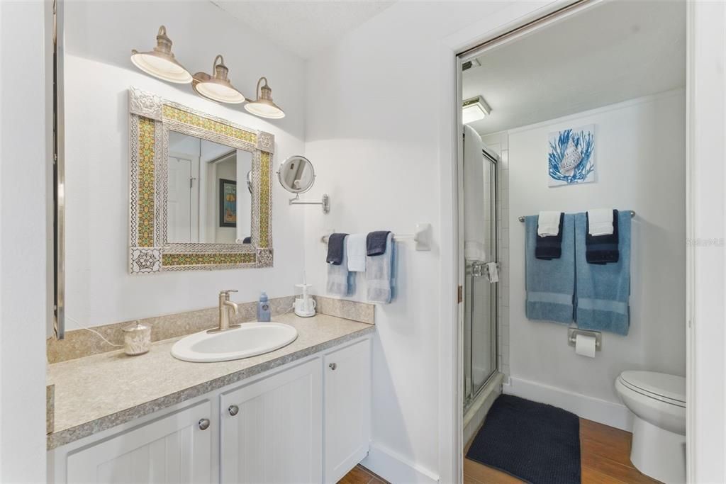 Active With Contract: $169,900 (2 beds, 2 baths, 1111 Square Feet)