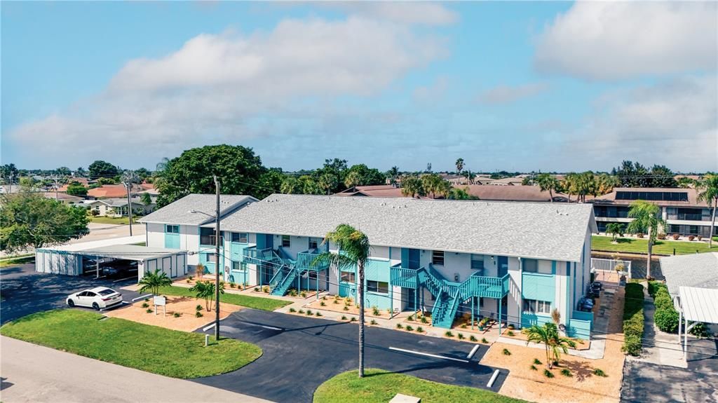 Active With Contract: $169,900 (2 beds, 2 baths, 1111 Square Feet)