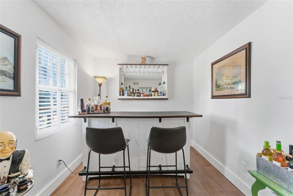 Active With Contract: $169,900 (2 beds, 2 baths, 1111 Square Feet)