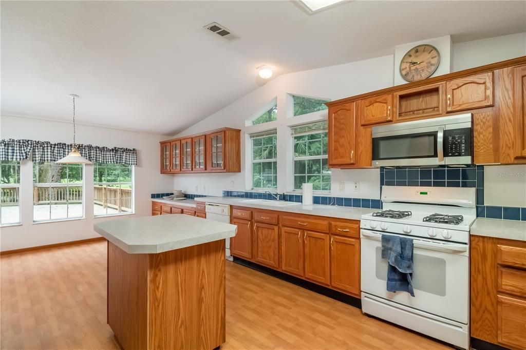 待售: $995,000 (3 贝兹, 2 浴室, 2094 平方英尺)