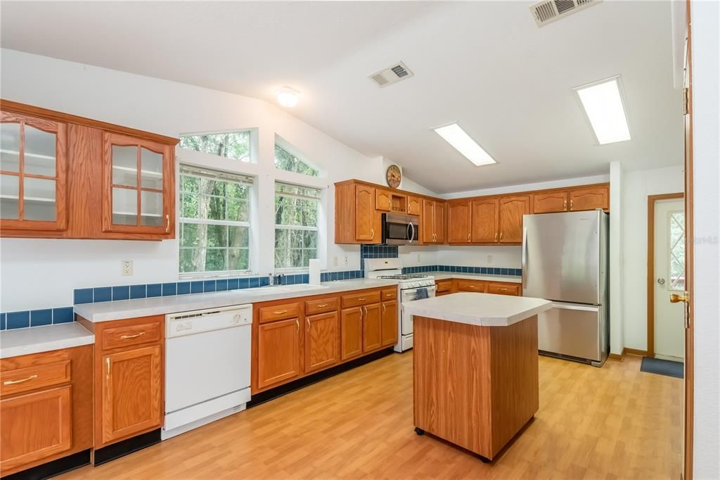 待售: $995,000 (3 贝兹, 2 浴室, 2094 平方英尺)