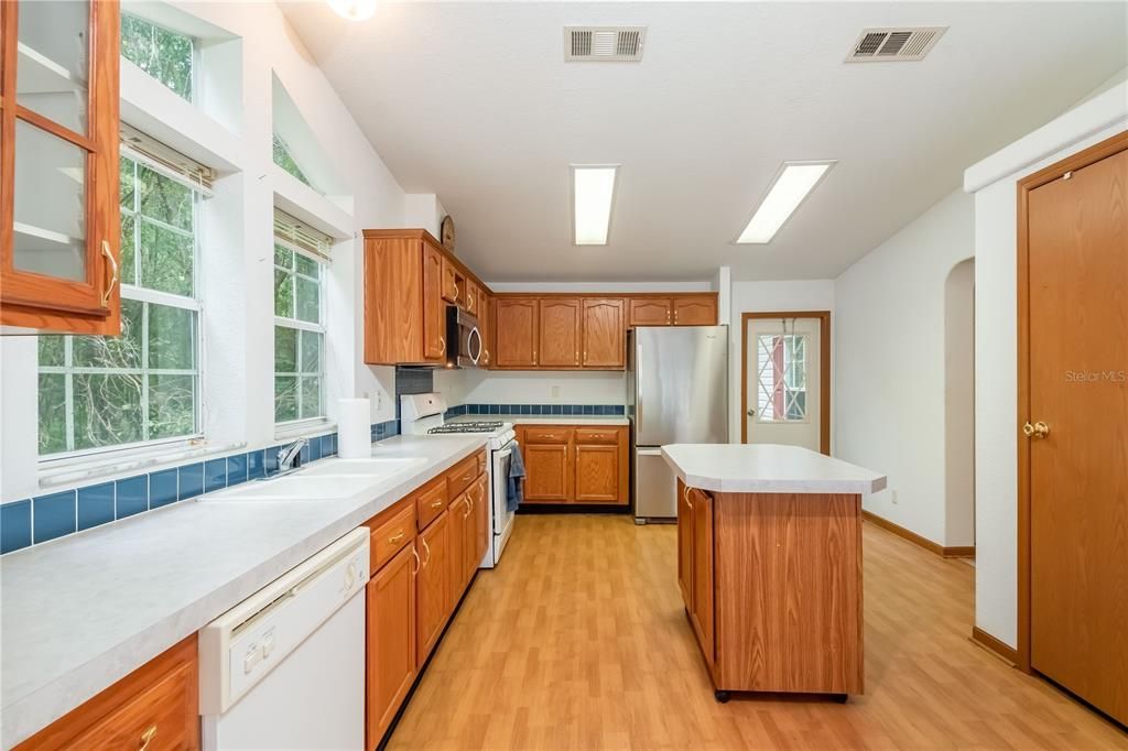 待售: $995,000 (3 贝兹, 2 浴室, 2094 平方英尺)