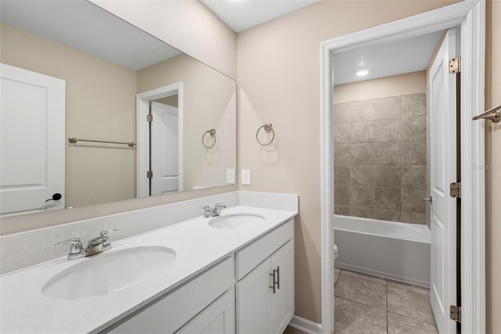 For Rent: $3,100 (6 beds, 3 baths, 2575 Square Feet)