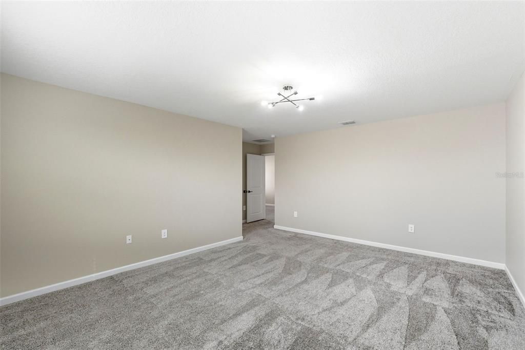 For Rent: $3,100 (6 beds, 3 baths, 2575 Square Feet)