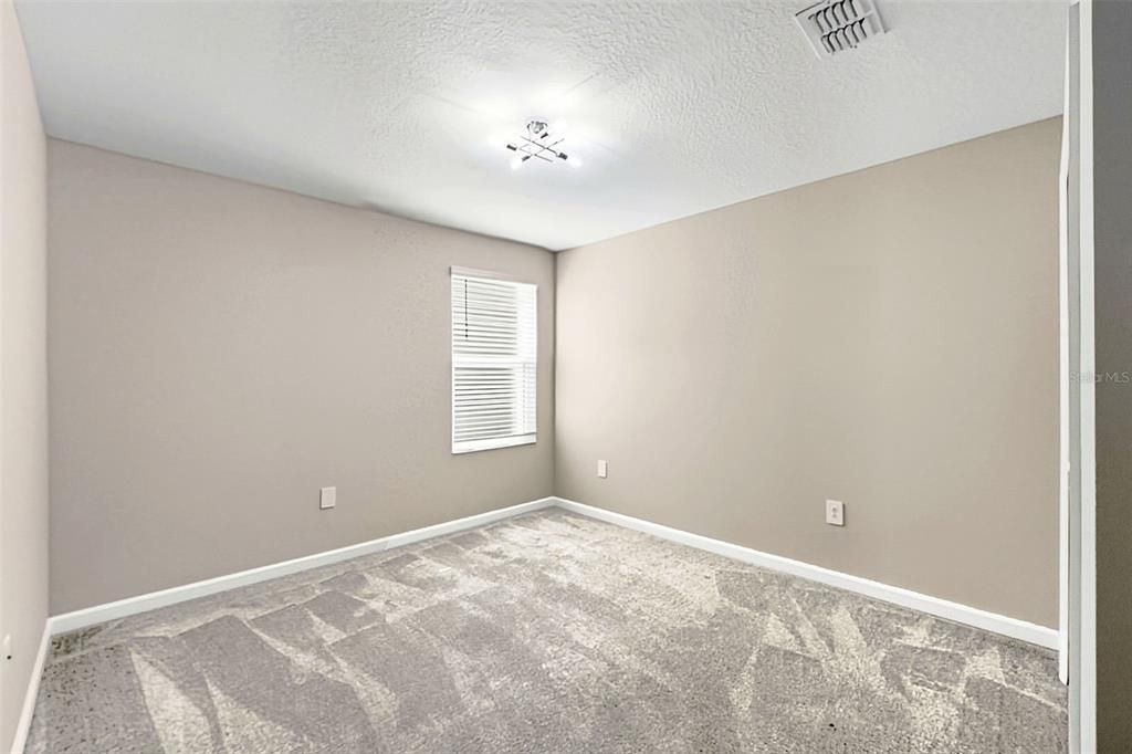 For Rent: $3,100 (6 beds, 3 baths, 2575 Square Feet)