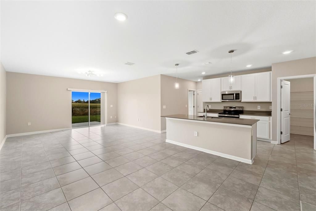 For Rent: $3,100 (6 beds, 3 baths, 2575 Square Feet)