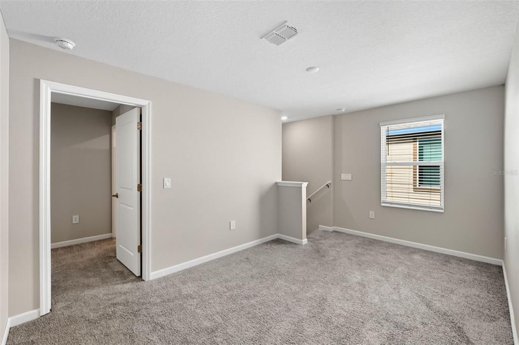 For Rent: $3,100 (6 beds, 3 baths, 2575 Square Feet)