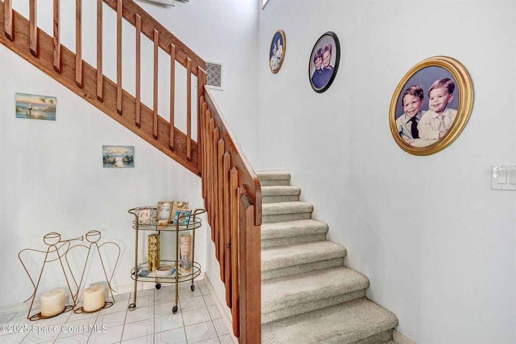 En Venta: $1,000,000 (4 camas, 2 baños, 2900 Pies cuadrados)