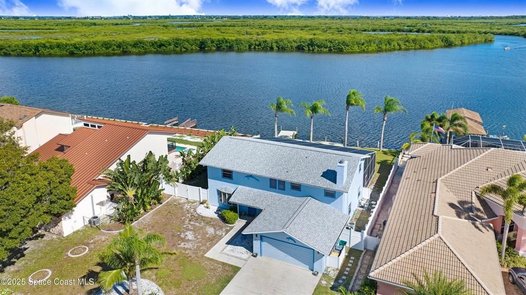 En Venta: $1,000,000 (4 camas, 2 baños, 2900 Pies cuadrados)