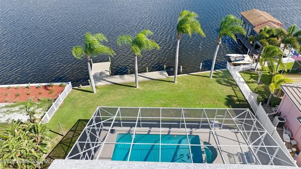 En Venta: $1,000,000 (4 camas, 2 baños, 2900 Pies cuadrados)