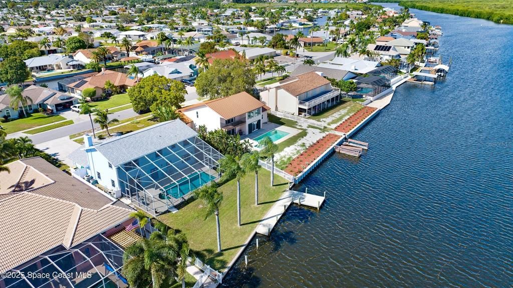 En Venta: $1,000,000 (4 camas, 2 baños, 2900 Pies cuadrados)