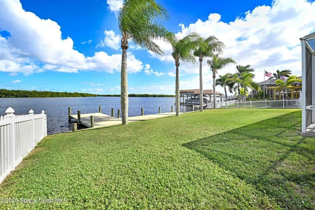 En Venta: $1,000,000 (4 camas, 2 baños, 2900 Pies cuadrados)