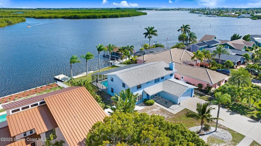 En Venta: $1,000,000 (4 camas, 2 baños, 2900 Pies cuadrados)