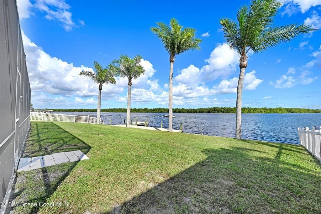 En Venta: $1,000,000 (4 camas, 2 baños, 2900 Pies cuadrados)